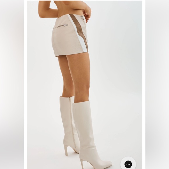 Lamarque Krissy Leather Mini Skirt Size XS Color: Bone/Winter White/Mocha - Picture 7 of 17